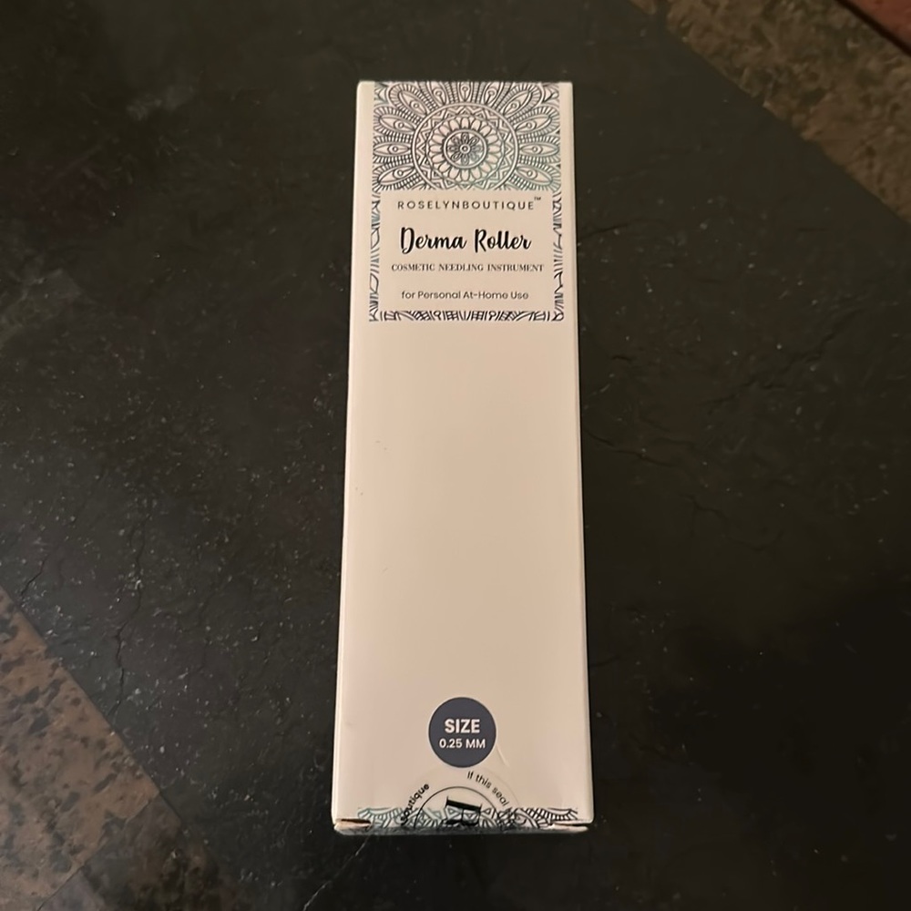 Derma roller by Roselynboutique